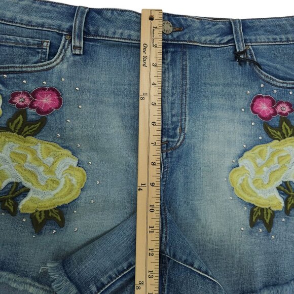 William Rast Floral Embroidered Studded High Rise Denim Shorts Womens 18W NEW - Picture 5 of 16